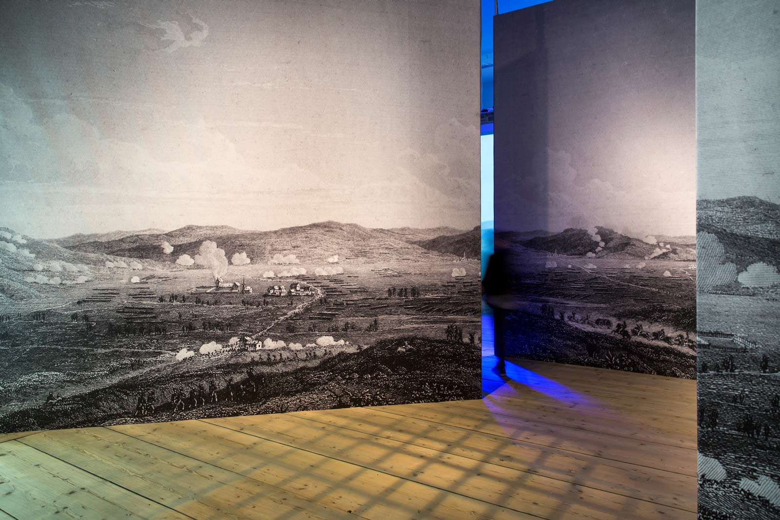 Das Referenzbild für Ausstellungsgestaltung aus der Sonderausstellung Die Schlacht von Eggmühl zeigt den Ausstellungsauftakt.