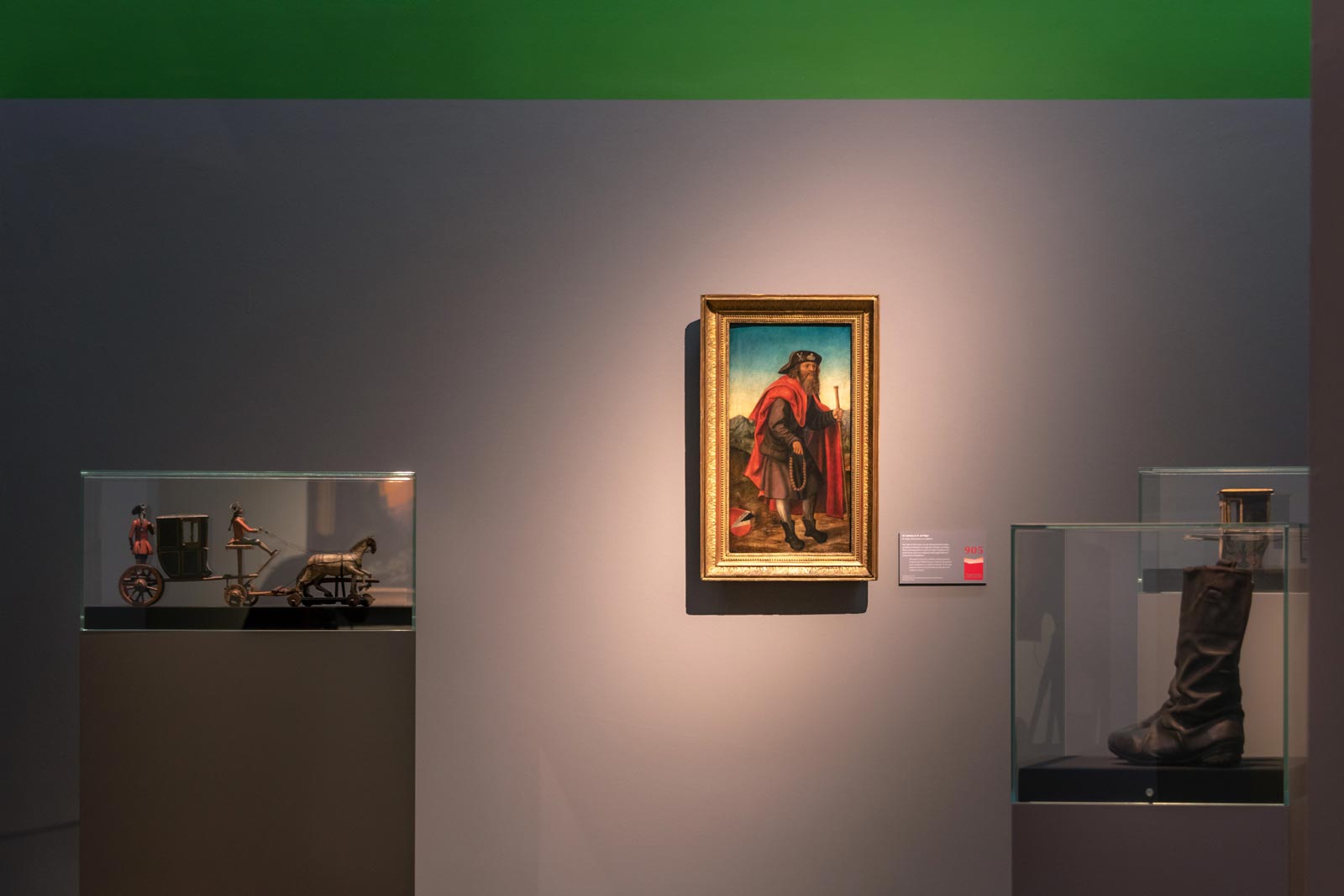 Das Referenzbild für Ausstellungsgestaltung aus der Sonderausstellung Wanderland zeigt die Exponat-Präsentation in Tischvitrinen